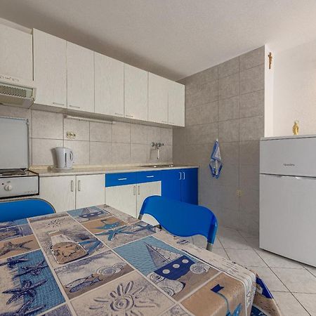 Apartment Bura Примоштен Экстерьер фото